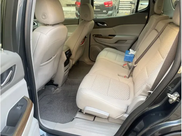 Car image 16