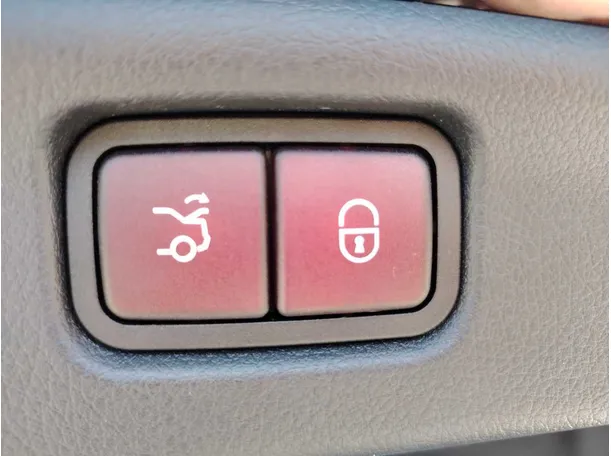 Car image 34