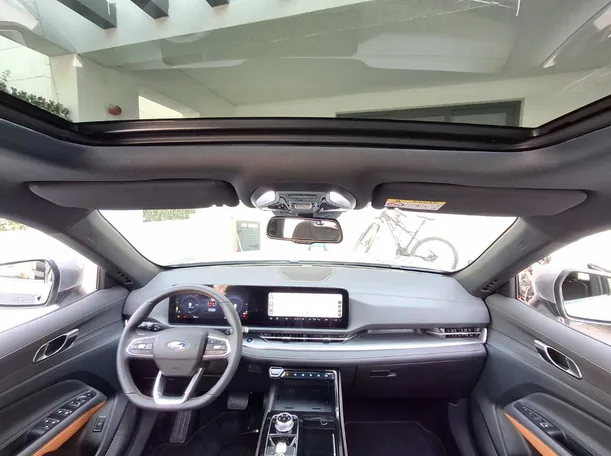Car image 17