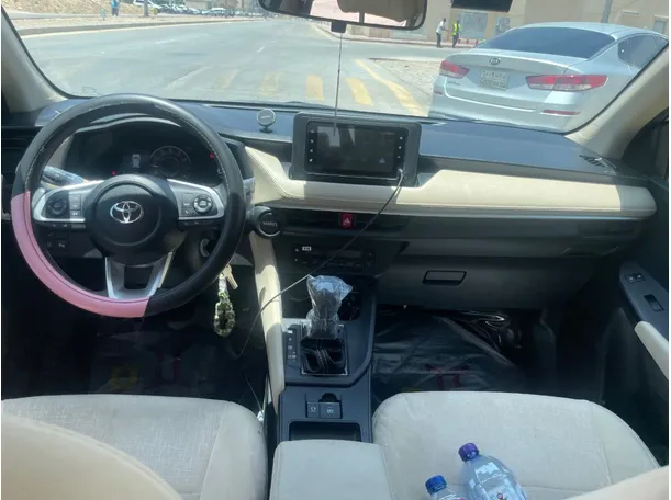 Car image 18
