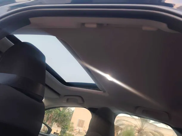 Car image 26