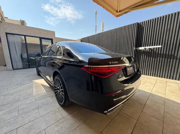 Car image 7