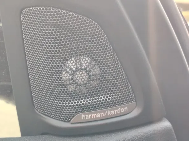 Car image 33