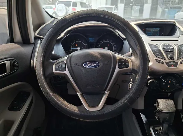 Car image 16