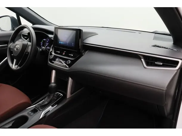 Car image 10