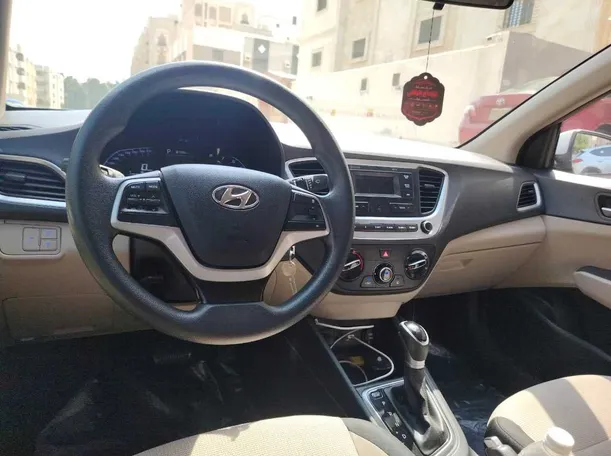 Car image 27