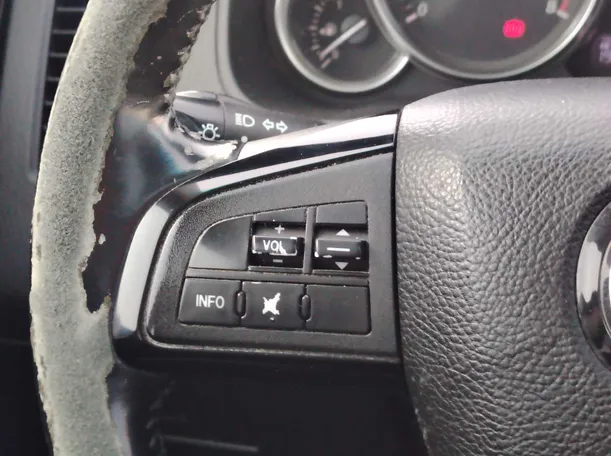 Car image 25