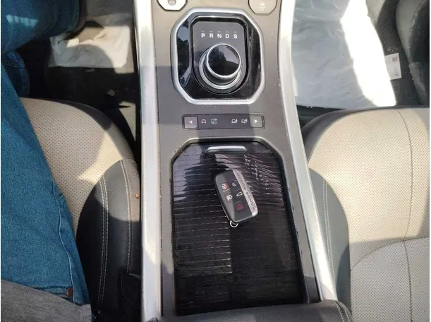 Car image 24