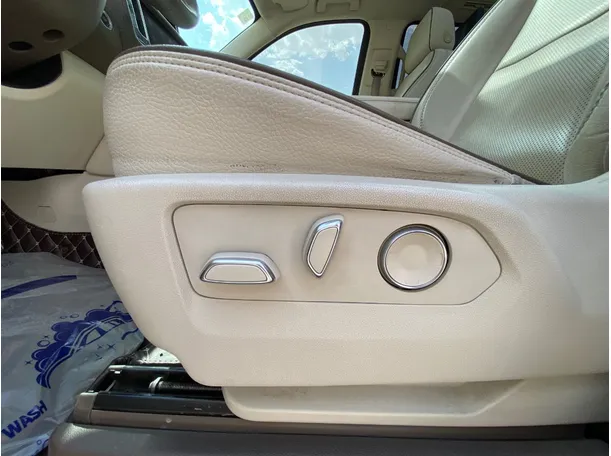 Car image 31