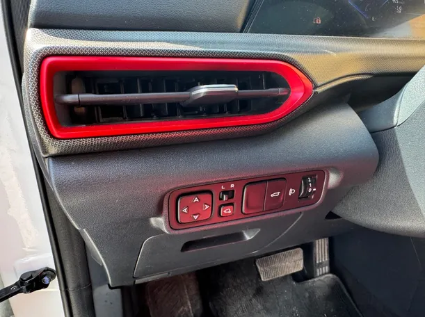Car image 21