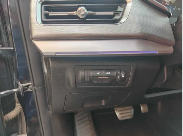Car image 41