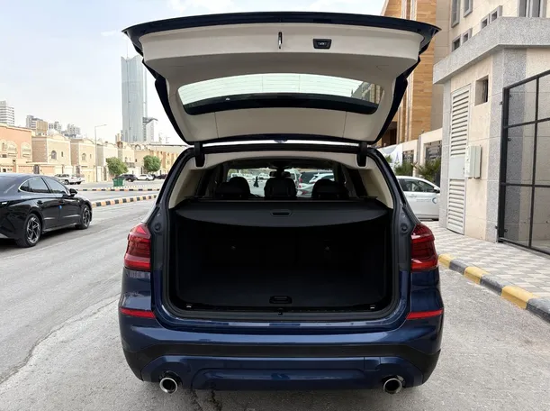 Car image 24
