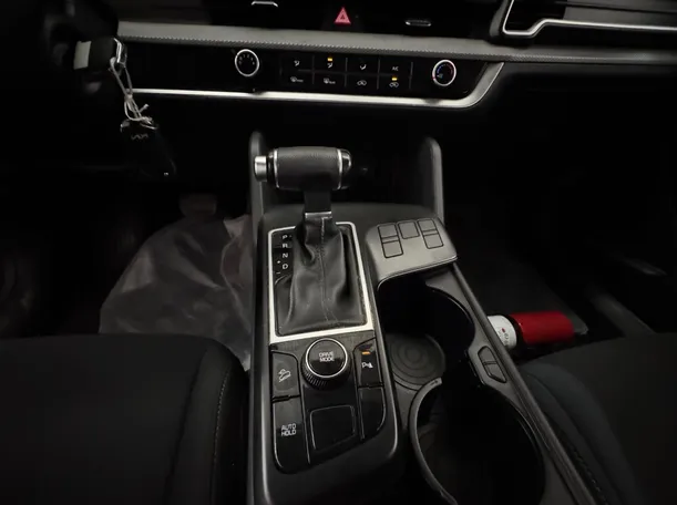 Car image 10