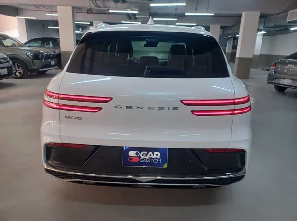 Car image 6