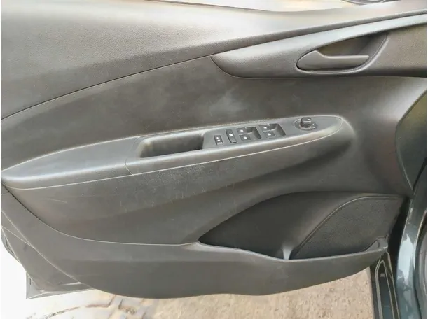 Car image 37