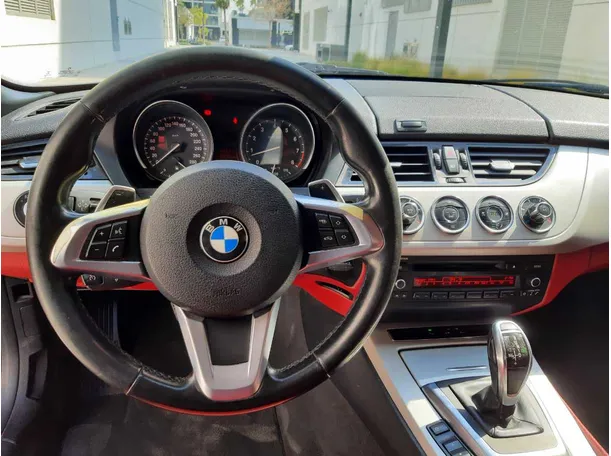 Car image 15