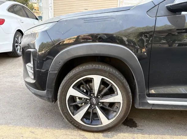 Car image 9