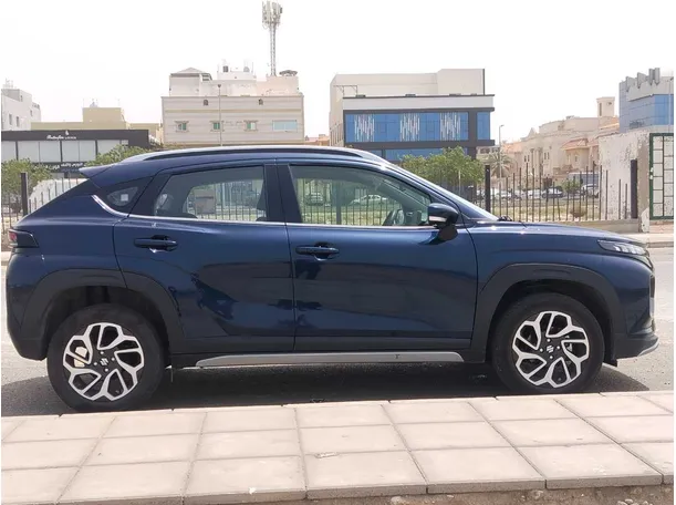 Car image 4