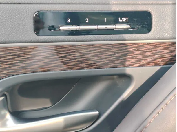 Car image 37