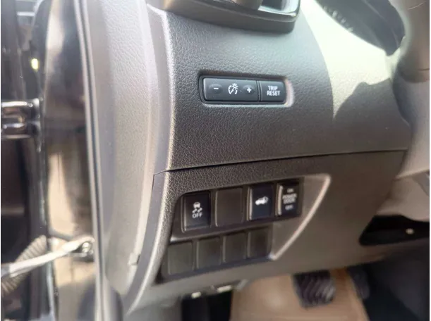 Car image 32