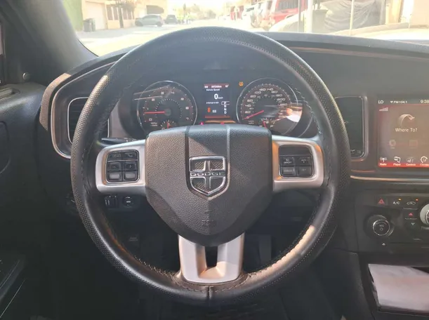 Car image 16