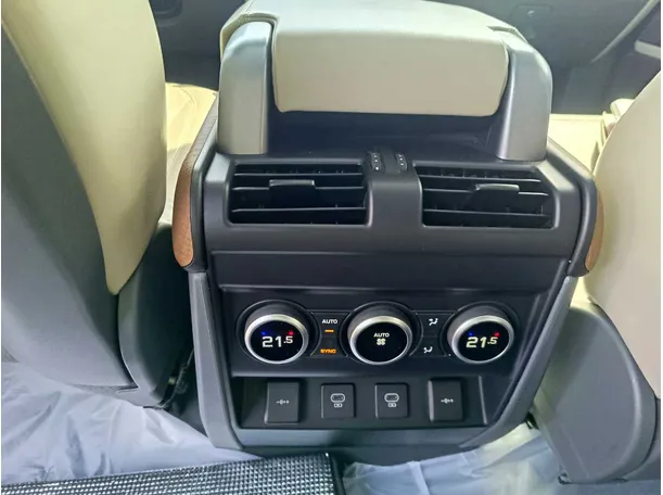 Car image 33