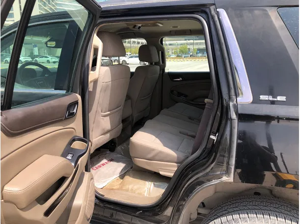 Car image 12