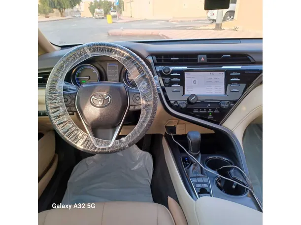 Car image 16