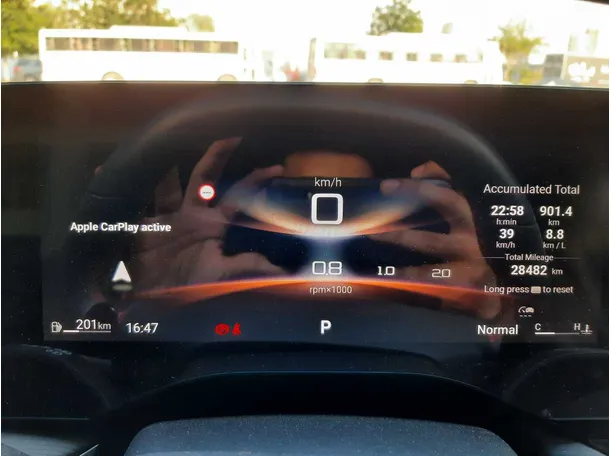 Car image 18
