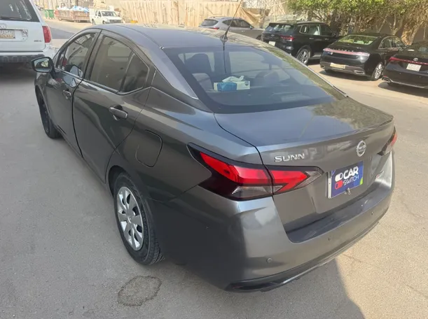 Car image 7