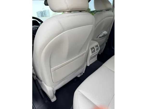 Car image 35