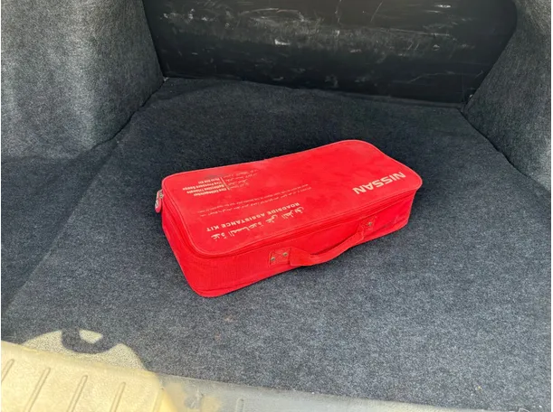 Car image 20