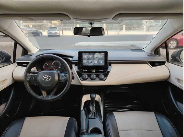 Car image 19