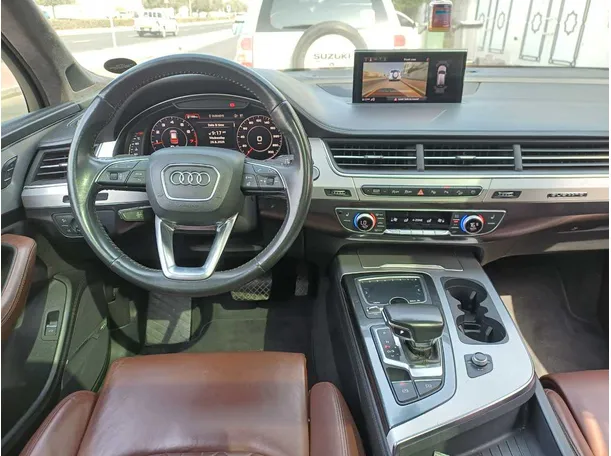Car image 16