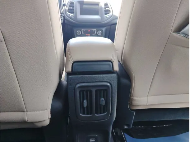 Car image 28