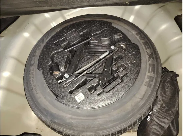 Car image 39