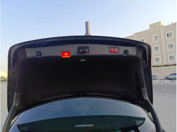 Car image 30