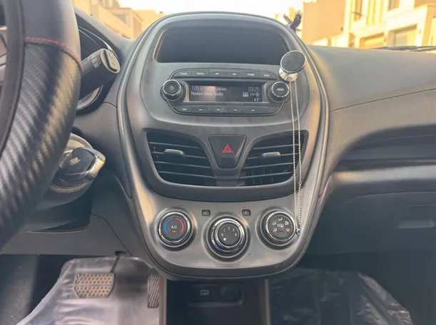 Car image 16