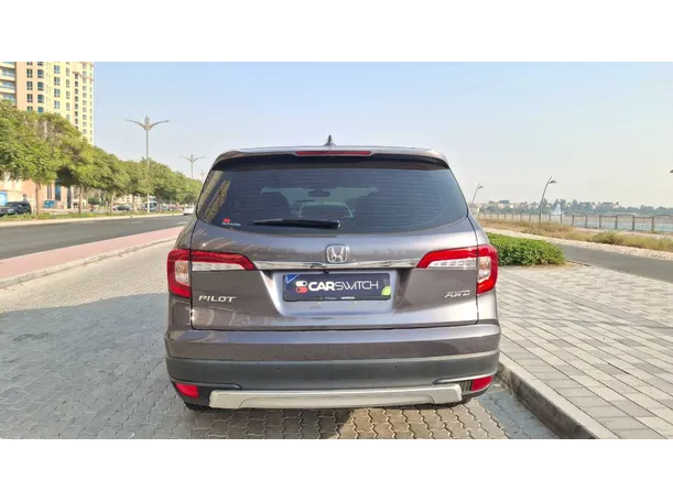 Car image 6