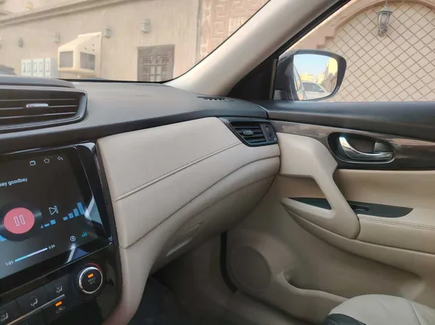 Car image 30