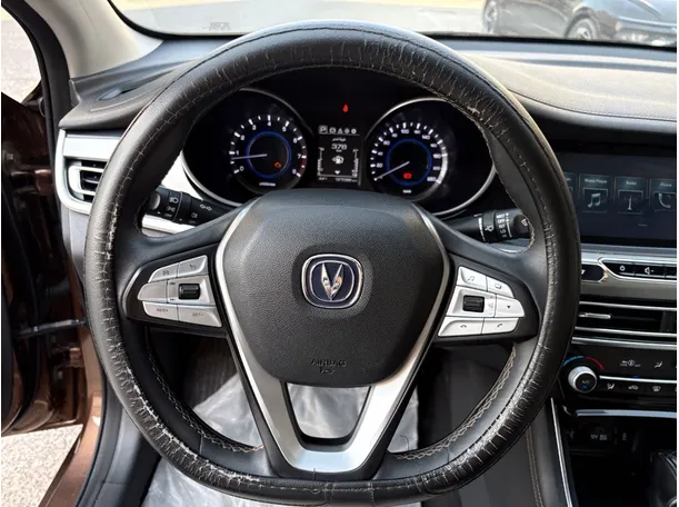 Car image 23