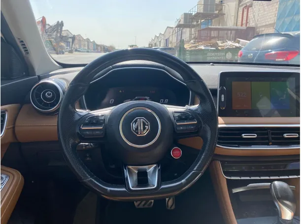 Car image 19