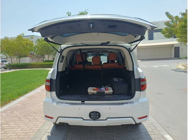 Car image 25