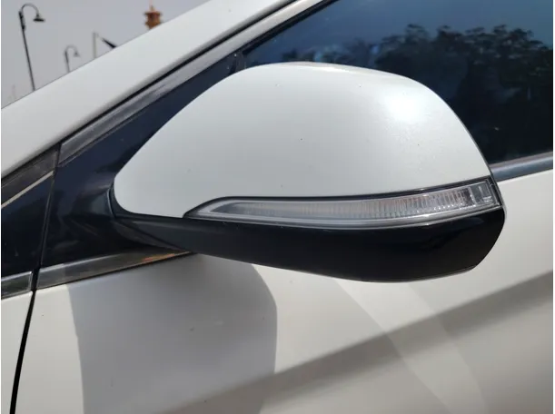 Car image 27