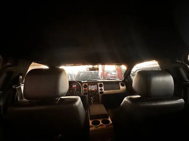 Car image 16