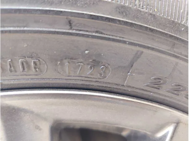 Car image 28