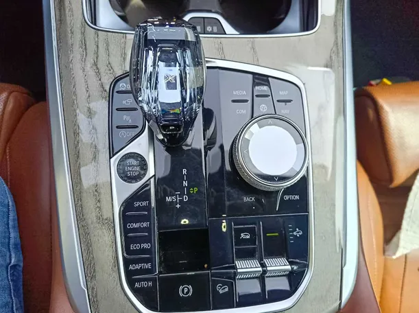 Car image 23