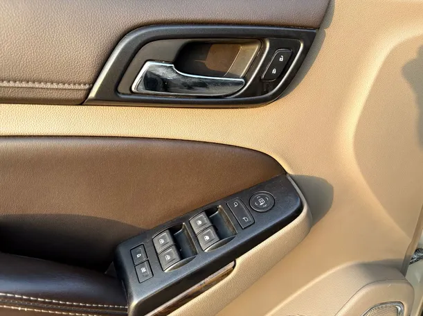 Car image 32