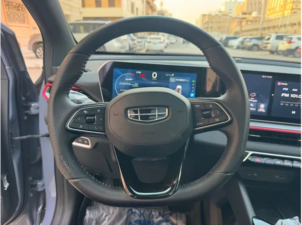 Car image 17