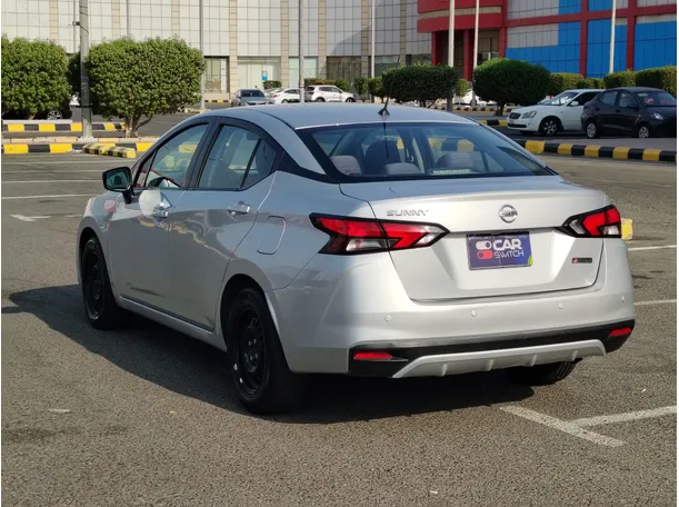 Car image 7